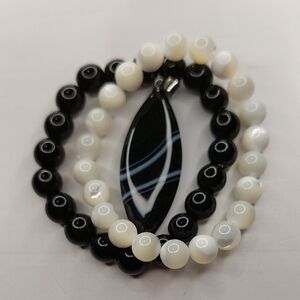 Black Vein Agate pendant and Black Tourmeline, Mother Of Pearl Brqcelet Bundle 1
